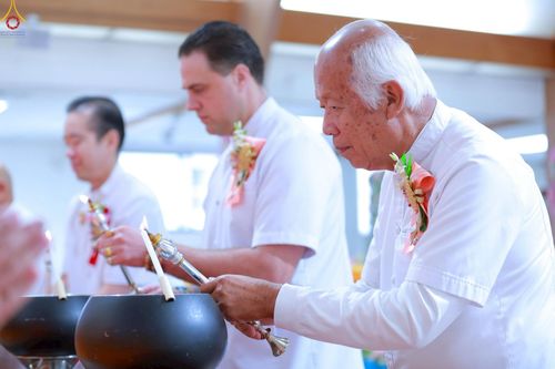 ภาพ No.239645:วันอาทิตย์ ที่ 17 สิงหาคม พ.ศ. 2568 พิธีทอดผ้าป่าฉลองครบรอบ 27 ปี วัดพระธรรมกายซีแอตเติล รัฐวอชิงตัน ประเทศสหรัฐอเมริกา