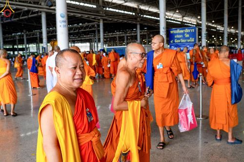 ภาพ No.146748:การต้อนรับพระสังฆาธิการ 2,000 กว่าวัดทั่วประเทศ และพิธีบูชาข้าวพระ เนื่องในวันสมาธิโลก วันอาทิตย์ที่ 4 สิงหาคม พ.ศ. 2567 ณ สภาธรรมกายสากล วัดพระธรรมกาย