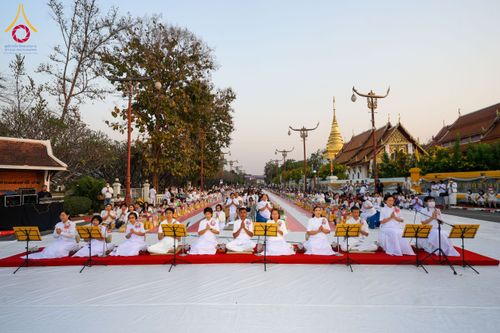 ภาพ No.208620:ตักบาตรพระ 1,743 รูป ครบรอบ 743 ปี นครน่าน ถวายเป็นพุทธบูชา น้อมบุญกุศลอุทิศให้บรรพบุรุษ วันอาทิตย์ ที่ 16 กุมภาพันธ์ พ.ศ. 2568 ณ ถนนคนเดินข่วงเมืองน่าน ต.ในเวียง อ.เมือง จ.น่าน