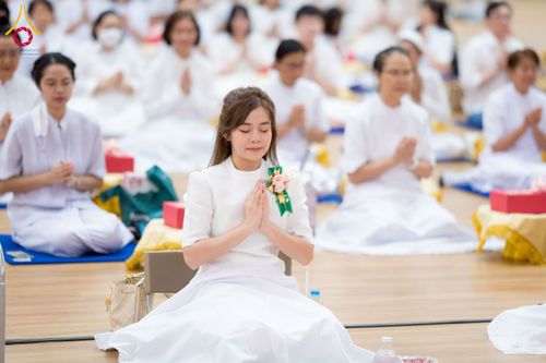 ภาพ No.237800:วันอาทิตย์ที่ 10 สิงหาคม พ.ศ. 2568 พิธีถวายไทยธรรมมุทิตาเปรียญธรรมและบาลีศึกษา ณ ห้องแก้วสารพัดนึก2 วัดพระธรรมกาย ปทุมธานี