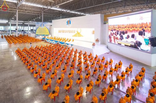 ภาพ No.124391:พิธีตักบาตรในวันมาฆบูชา ณ บ้านแก้วเรือนทองคุณยายฯ วัดพระธรรมกาย จ.ปทุมธานี วันเสาร์ที่ 24 กุมภาพันธ์ พ.ศ. 2567