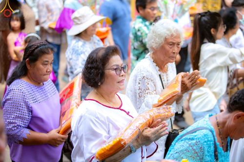 ภาพ No.165183:พิธีทอดกฐิน ณ วัดอินทโชติสังฆโพธิ์ธาราม อ.พนมสารคาม จ.ฉะเชิงเทรา ในโครงการกฐินสามัคคีทั่วไทย 30,000 วัด บูชาธรรม 80 ปี หลวงพ่อธัมมชโย โดยคณะศิษยานุศิษย์วัดพระธรรมกาย วันที่ 20 ตุลาคม พ.ศ. 2567