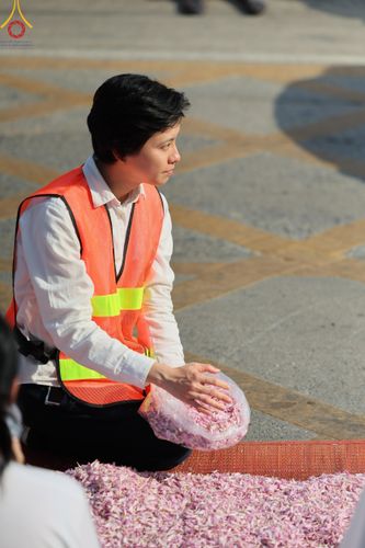 ภาพ No.115741:V.15 สามัคคี การเตรียมงาน เก็บงาน การรับบุญของเจ้าหน้าที่หน่วยงานต่างๆ เพื่อโครงการธรรมยาตรา กตัญญูบูชามหาปูชนียาจารย์ พระมงคลเทพมุนี (สด จนฺทสโร) พระผู้ปราบมาร อนุสรณ์สถาน 7 แห่ง ปีที่ 12 ระหว่างวันที่ 2 - 31 มกราคม พ.ศ.2567