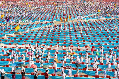 ภาพ No.219545:วันอังคารที่ 22 เมษายน พ.ศ. 2568 พิธีถวายมหาสังฆทานคณะสงฆ์ 40,000 กว่าวัดทั่วประเทศ เนื่องในวันคุ้มครองโลก ณ วัดพระธรรมกาย จ.ปทุมธานี