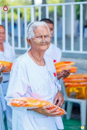 ภาพ No.158722:พิธีทอดผ้าป่า ศูนย์ปฏิบัติธรรมสวนผึ้ง จ.ราชบุรี วันที่ 15 กันยายน พ.ศ. 2567