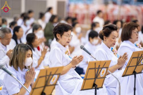 ภาพ No.204255:พิธีถวายภัตตาหารเป็นสังฆทาน แด่พระธรรมยาตรา ณ วัดพระธรรมกาย ตำบลคลองสาม อำเภอคลองหลวง จังหวัดปทุมธานี ในโครงการธรรมยาตรา กตัญญูบูชา มหาปูชนียาจารย์ พระมงคลเทพมุนี(สด จนฺทสโร) พระผู้ปราบมาร อนุสรณ์สถาน 7 แห่ง ปีที่ 13 วันที่ 31 มกราคม พ.ศ. 2568