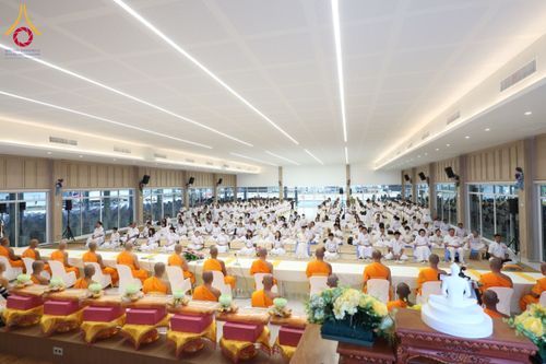 ภาพ No.128111:พิธีถวายภัตตาหารเป็นสังฆทาน แด่คณะพระธรรมยาตราฯ ในโครงการธรรมยาตราอัญเชิญพระบรมสารีริกธาตุ  ประดิษฐาน ณ มหารัตนเจดีย์สิริปทุมสวรรค์ อ.บางกล่ำ จ.สงขลา วันที่ 10 มีนาคม พ.ศ. 2567