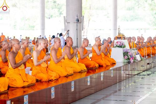 ภาพ No.213453:วันเสาร์ที่ 29 มีนาคม พ.ศ. 2568 พิธีถวายภัตตาหารเมนูสวรรค์ "เพื่อการบรรลุธรรม" ณ หอฉันคุณยายอาจารย์ฯ วัดพระธรรมกาย