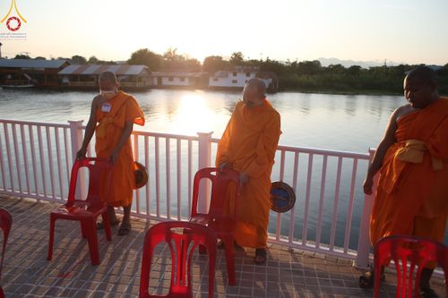 ภาพ No.185541:V.47 เบื้องหลังของเบื้องหน้า งานตักบาตรพระ 10,000 รูป ณ จ.กาญจนบุรี วันที่ 20-21 ธันวาคม พ.ศ. 2567