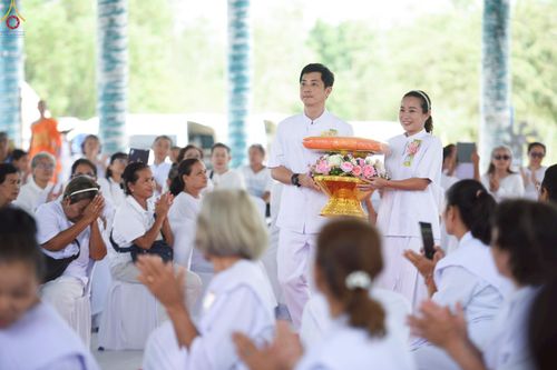 ภาพ No.249351:วันที่ 28 กันยายน พ.ศ. 2568 พิธีทอดผ้าป่าแผ่นบันมงคลมหาเศรษฐี อาคาร 80 ปี หลวงพ่อธัมมชโย ณ ศูนย์ปฏิบัติธรรมวิหารแดง ต.เจริญธรรม อ.วิหารแดง จ.สระบุรี