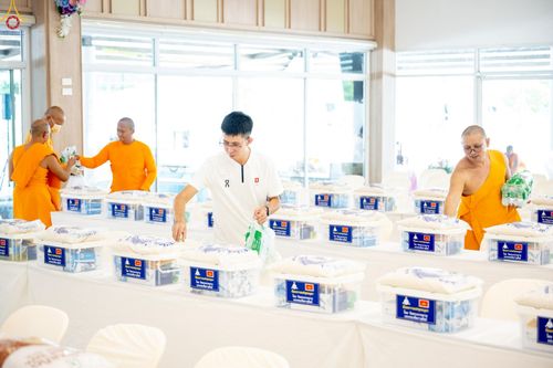 ภาพ No.245136:วันเสาร์ที่ 13 กันยายน พ.ศ. 2568 พิธีถวายสังฆทานแด่คณะสงฆ์ 323 วัด ปีที่ 21 ครั้งที่ 181 พิธีมอบกองทุนหนุนแรงใจช่วยครูใต้ ปีที่ 18 ครั้งทึ่ 144 และพิธีทำบุญอุทิศส่วนกุศลให้ผู้วายชนม์ ณ ศูนย์ปฏิบัติธรรมภาคใต้ จ.สงขลา