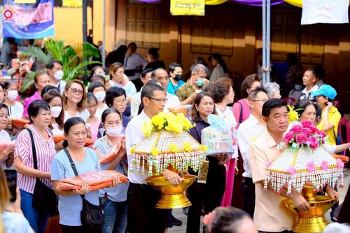 ภาพ No.251341:วันที่ 8 ตุลาคม พ.ศ. 2568 พิธีทอดกฐินสามัคคีทั่วไทย 30,000 วัด โดยคณะศิษยานุศิษย์ บูชาธรรม 81 ปี หลวงพ่อธัมมชโย ณ วัดทองบน กรุงเทพฯ