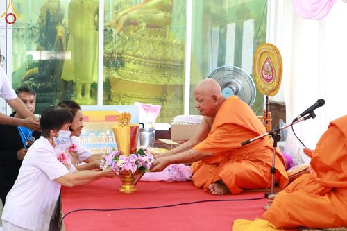 ภาพ No.168545:พิธีทอดกฐิน ณ วัดศรีประทุนทอง จ.สุพรรณบุรี ในโครงการกฐินสามัคคีทั่วไทย 30,000 วัด บูชาธรรม 80 ปี หลวงพ่อธัมมชโย โดยคณะศิษยานุศิษย์วัดพระธรรมกาย วันที่ 20 ตุลาคม พ.ศ. 2567