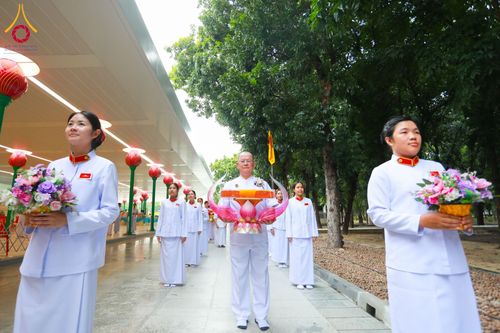 ภาพ No.159062:พิธีทอดผ้าป่าถวายทุนการศึกษาพระภิกษุสามเณรทั่วโลก และ พิธีถวายสังฆทานหนังสือพระไตรปิฏก 80 วัด บูชาธรรม 80 ปี หลวงพ่อธัมมชโย วันเสาร์ที่ 21 กันยายน พ.ศ. 2567 ณ โบสถ์พระไตรปิฏก วัดพระธรรมกาย