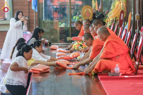 ภาพ No.168971:พิธีทอดกฐิน ณ วัดตลุกเทียม จ.พิษณุโลก ในโครงการกฐินสามัคคีทั่วไทย 30,000 วัด บูชาธรรม 80 ปี หลวงพ่อธัมมชโย โดยคณะศิษยานุศิษย์วัดพระธรรมกาย วันที่ 23 ตุลาคม พ.ศ. 2567