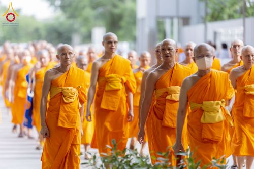 ภาพ No.233111:วันที่ 11 กรกฏาคม พ.ศ. 2568 พิธีอธิษฐานพรรษา ของคณะสงฆ์ ณ โบสถ์พระไตรปิฎก วัดพระธรรมกาย ต.คลองสาม อ.คลองหลวง จ.ปทุมธานี