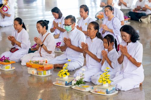 ภาพ No.92078:พิธีตักบาตร ในวันทอดกฐินสามัคคี ประจำปีพุทธศักราช 2566 วันอาทิตย์ต้นเดือนที่ 5 พฤศจิกายน พ.ศ. 2566 ณ สภาธรรมกายสากล วัดพระธรรมกาย จ.ปทุมธานี