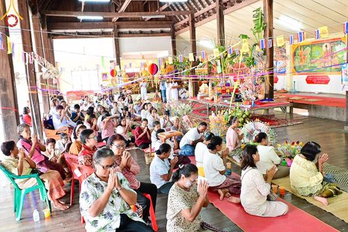 ภาพ No.169488:พิธีทอดกฐิน ณ วัดหนองคูพัฒนา จ.ชัยภูมิ ในโครงการกฐินสามัคคีทั่วไทย 30,000 วัด บูชาธรรม 80 ปี หลวงพ่อธัมมชโย โดยคณะศิษยานุศิษย์วัดพระธรรมกาย วันที่ 26 ตุลาคม พ.ศ. 2567