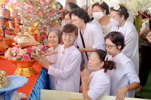 ภาพ No.250842:วันพุธที่ 8 ตุลาคม พ.ศ. 2568 พิธีทอดกฐินสามัคคีทั่วไทย 30,000 วัด โดยคณะศิษยานุศิษย์ บูชาธรรม 81 ปี หลวงพ่อธัมมชโย ณ วัดบางช้างใต้ อำเภอสามพราน  จังหวัดนครปฐม