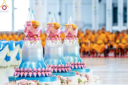 ภาพ No.99693:พิธีปฏิบัติธรรมและพิธีบูชาข้าวพระ ในวันอาทิตย์ต้นเดือนที่ 3 ธันวาคม พ.ศ. 2566 ณ สภาธรรมกายสากล วัดพระธรรมกาย จ.ปทุมธานี