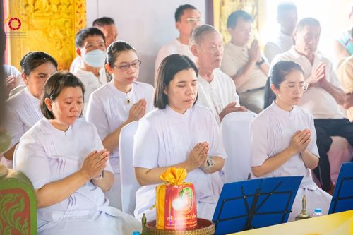 ภาพ No.165867:พิธีทอดกฐิน ณ วัดม่วงโตน ตำบลเหล่ายาว อำเภอบ้านโฮ่ง จังหวัดลำพูน ในโครงการกฐินสามัคคีทั่วไทย 30,000 วัด บูชาธรรม 80 ปี หลวงพ่อธัมมชโย โดยคณะศิษยานุศิษย์วัดพระธรรมกาย วันที่ 20 ตุลาคม พ.ศ. 2567