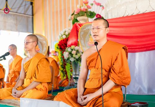 ภาพ No.176914:พิธีทอดกฐิน ณ วัดศรีวรรณวนาราม จ.ปทุมธานี ในโครงการทอดกฐินสามัคคีทั่วไทย 30,000 วัด บูชาธรรม 80 ปี หลวงพ่อธัมมชโย โดยคณะศิษยานุศิษย์วัดพระธรรมกาย วันที่ 2 พฤศจิกายน พ.ศ. 2567