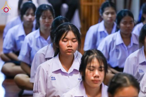 ภาพ No.180119:กิจกรรมวันรวมพลังเด็กดี V-Star ผู้นำฟื้นฟูศีลธรรมโลก ประจำปีพุทธศักราช 2567 จังหวัดสุโขทัย เพื่อรวมพลังสร้างความดี นั่งสมาธิภาวนาถวายเป็นพุทธบูชา และเพื่อส่งเสริมการเรียนรู้พระพุทธศาสนา วันที่ 3 ธันวาคม พ.ศ. 2567