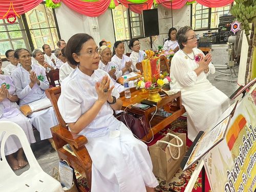 ภาพ No.181730:พิธีทอดกฐิน ณ วัดศรีบุญเรือง จ.นครราชสีมา ในโครงการทอดกฐินสามัคคีทั่วไทย 30,000 วัด บูชาธรรม 80 ปี หลวงพ่อธัมมชโย โดยคณะศิษยานุศิษย์วัดพระธรรมกาย วันที่ 2 พฤศจิกายน พ.ศ. 2567