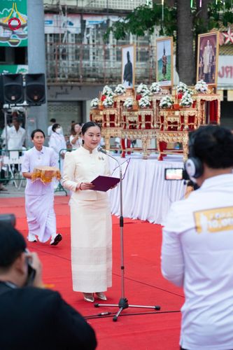 ภาพ No.210243:วันอาทิตย์ที่ 9 มีนาคม พ.ศ. 2568 พ่อเมืองโคราชจัดตักบาตรพระหมื่น ทำบุญเมือง 557 ปี