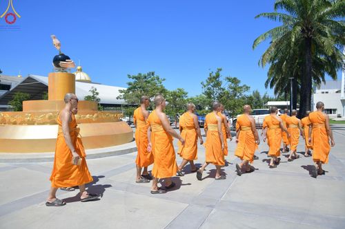 ภาพ No.147716:พิธีถวายภัตตาหารเมนูสวรรค์ ในพรรษาแห่งการเข้าถึงธรรม วันเสาร์ที่ 10 สิงหาคม พ.ศ. 2567 ณ หอฉันคุณยายอาจารย์ฯ วัดพระธรรมกาย