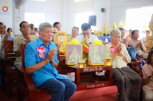 ภาพ No.172084:พิธีทอดกฐิน ณ วัดบางนางเพ็ง จ.สมุทรปราการ ในโครงการกฐินสามัคคีทั่วไทย 30,000 วัด บูชาธรรม 80 ปี หลวงพ่อธัมมชโย โดยคณะศิษยานุศิษย์วัดพระธรรมกาย วันที่ 27 ตุลาคม พ.ศ. 2567