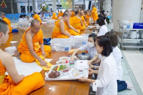 ภาพ No.247349:วันจันทร์ที่ 22 กันยายน พ.ศ. 2568 (วันพระ แรม 15 ค่ำ เดือน 10) พิธีบุพเปตพลี ครั้งที่ 170 ร่วมอุทิศบุญแด่หมู่ญาติที่ล่วงลับไปแล้ว และสืบทอดอายุพระพุทธศาสนา ณ หอฉันคุณยายอาจารย์ฯ วัดพระธรรมกาย