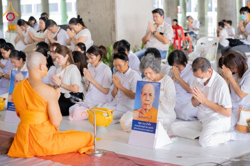 ภาพ No.62525:พิธีถวายบาตรเเละไทยธรรม ในโครงการอุปสมบทหมู่ บูชาธรรมหลวงพ่อธัมมชโย พ.ศ.2567 ณ ลานธรรม พระมหาธรรมกายเจดีย์ วันที่ 13 เมษายน พ.ศ.2567