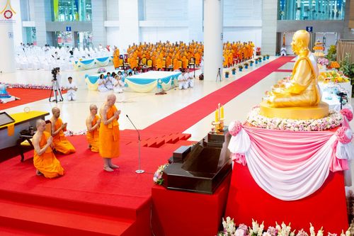 ภาพ No.243893:วันอาทิตย์ที่ 7 กันยายน พ.ศ. 2568 พิธีทอดผ้าป่าสมทบกฐินวัดพระธรรมกาย และสมทบกฐิน 30,000 วัดทั่วไทย ครั้งที่ 2 ณ ห้องแก้วสารพัดนึก 1 วัดพระธรรมกาย