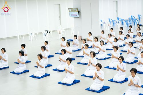 ภาพ No.161634:พิธีรับดวงแก้วนักเรียนบาลี ผู้สมัครสอบในนามวัดพระธรรมกาย วันพุธที่ 2 ตุลาคม พ.ศ. 2567 ณ เทวสภา อาคารร้อยปีคุณยายอาจารย์ฯ วัดพระธรรมกาย จ.ปทุมธานี