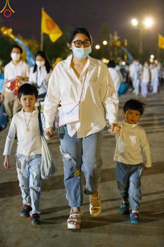 ภาพ No.118432:พิธีตักบาตรพระธรรมยาตรา ปีที่ 12 ณ อนุสรณ์สถานลำดับที่ 5 สถานที่เผยแผ่วิชชาธรรมกายครั้งแรก อนุสรณ์สถานบางปลา จ.นครปฐม วันที่ 25 มกราคม พ.ศ. 2567