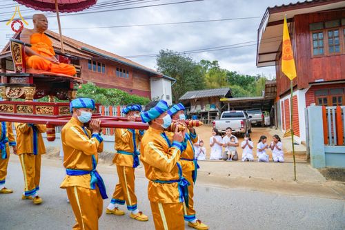 ภาพ No.76293:พิธีต้อนรับสัญญาบัตร - พัดยศ   พระวชิรกิจโสภณ  ณ อุโบสถวัดบ้านขุน ตำบลบ่อหลวง อำเภอฮอด จังหวัดเชียงใหม่ วันศุกร์ที่ ๑๗ เดือน กุมภาพันธ์ พุทธศักราช ๒๕๖๖