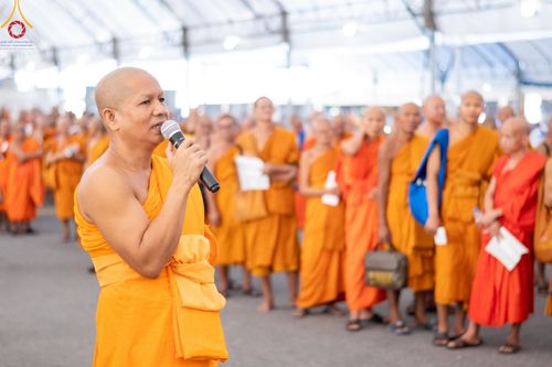 ภาพ No.60283:การต้อนรับพระสังฆาธิการ 10,000 กว่าวัดทั่วประเทศ พิธีมอบปัจจัยช่วยเหลือครู 4 จังหวัดชายแดนภาคใต้ พิธีปฏิบัติธรรม ในวันคุ้มครองโลก วันจันทร์ที่ 22 เมษายน พ.ศ.2567 ณ วัดพระธรรมกาย จ.ปทุมธานี