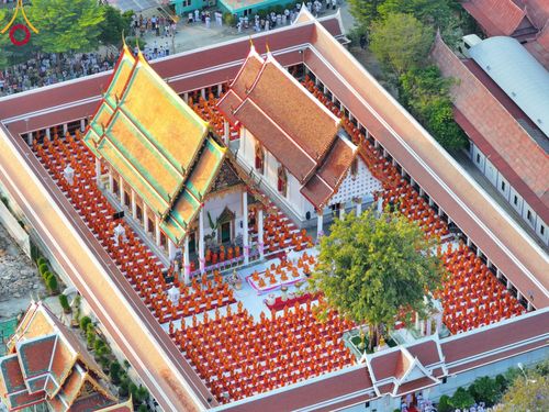 ภาพ No.112137:พิธีจุดประทีปถวายเป็นพุทธบูชา และบูชาธรรมมหาปูชนียาจารย์ พระมงคลเทพมุนี(สด จนฺทสโร) ในโครงการธรรมยาตรา กตัญญูบูชา มหาปูชนียาจารย์ พระมงคลเทพมุนี(สด จนฺทสโร) พระผู้ปราบมาร อนุสรณ์สถาน 7 แห่ง ปีที่ 12 วันที่ 14 มกราคม พ.ศ. 2567 ณ วัดสองพี่น้อง อ.สองพี่น้อง