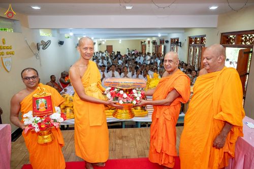 ภาพ No.264444:วันที่ 23 ตุลาคม พ.ศ. 2568 พิธีทอดกฐินสมทบ วัดกัลยาณมิตรต่างประเทศ  บูชาธรรม 81 ปี หลวงพ่อธัมมชโย  ณ วัดศรีอโรคา รามายา , วัดศรีธรรมราชา , วัดเปรดีปะกันเด วิหารายา ในเมืองมาตะเล ประเทศศรีลังกา 