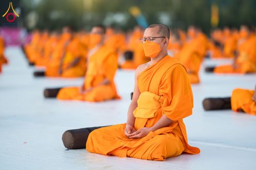 ภาพ No.116840:พระธรรมยาตราร่วมปฏิบัติธรรม และถ่ายภาพหมู่ประวัติศาสตร์ ปีที่ 12  วันที่ 21 มกราคม พ.ศ. 2567  ณ อนุสรณ์สถานบางปลา จ.นครปฐม