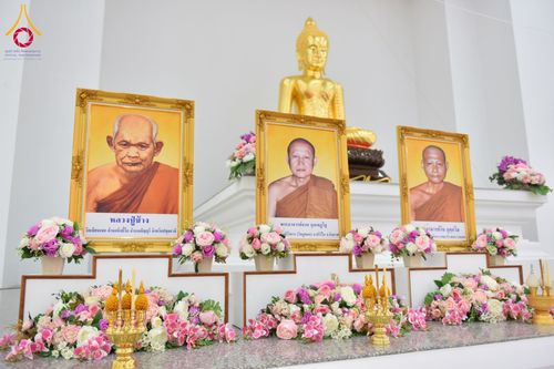 ภาพ No.152463:พิธียกฉัตรขาว 5 ชั้น กางกั้นถวายองค์พระประธาน อาคารปฏิบัติธรรมวัดสายสุวพรรณ ต.คลองสี่ อ.คลองหลวง จ.ปทุมธานี วันเสาร์ที่ 7 กันยายน พ.ศ. 2567