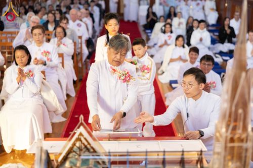 ภาพ No.173074:พิธีกฐินปุญญรังสีเศรษฐี ณ วัดพระธรรมกายนิวคาสเซิล สหราชอาณาจักร วันอาทิตย์ที่ 27 ตุลาคม พ.ศ. 2567