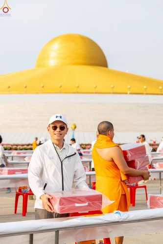 ภาพ No.225148:วันที่ 20 - 27 เมษายน พ.ศ. 2568 "ภาพแห่งความปลื้มที่ไม่มีวันจบ" คณะสงฆ์สามเณร เจ้าหน้าที่ และสาธุชน ร่วมแรงร่วมใจกันเตรียมงานและเก็บงาน เพื่อวันคุ้มครองโลก พิธีถวายมหาสังฆทานคณะสงฆ์ 40,000 กว่าวัดทั่วประเทศ