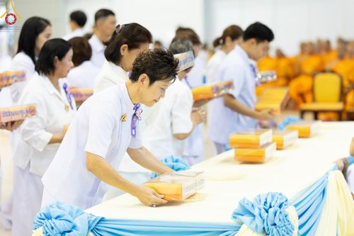 ภาพ No.167794:พิธีทอดกฐิน และ พิธีกรานกฐิน ในวันอาทิตย์ที่ 3 พฤศจิกายน พ.ศ. 2567 ณ วัดพระธรรมกาย จ.ปทุมธานี