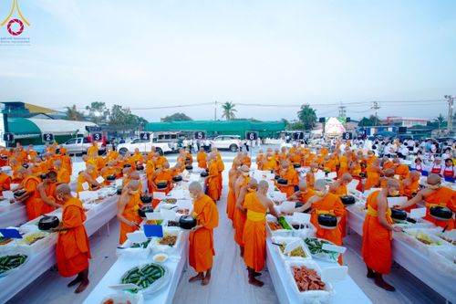 ภาพ No.109271:พิธีถวายภัตตาหารเป็นสังฆทาน แด่คณะพระธรรมยาตราฯ วันที่ 10 มกราคม พ.ศ. 2567 ณ อนุสรณ์สถานคลองบางนางแท่น อ.สามพราน จ.นครปฐม