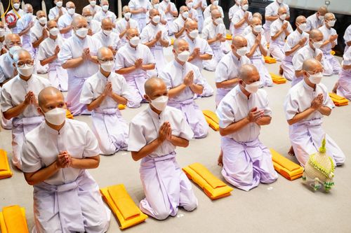 ภาพ No.141425:พิธีบรรพชาอุปสมบท โครงการอุปสมบทหมู่รุ่นผู้บริหาร รุ่นที่ 14 โครงการอุปสมบทหมู่ธรรมทายาท ระดับอุดมศึกษา รุ่นที่ 51 ภาคฤดูฝน ณ โบสถ์พระไตรปิฎก วัดพระธรรมกาย ในวันเสาร์ที่ 15 มิถุนายน พ.ศ. 2567