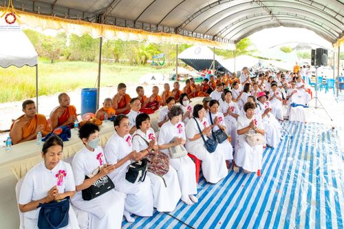 ภาพ No.144495:3 Bigboon 1.พิธีทอดผ้าป่าสถาปนาสังฆรัตนะปทุมเจดีย์ 2.พิธีประดิษฐานดอกบัวอนันต์นิรันดร์กาล 3.พิธีถวายมหาสังฆทานแด่คณะสงฆ์ทุกวัดในจังหวัดปัตตานี ณ ศูนย์อบรมเยาวชนจังหวัดปัตตานี วันอาทิตย์ที่ 14 กรกฎาคม พ.ศ. 2567