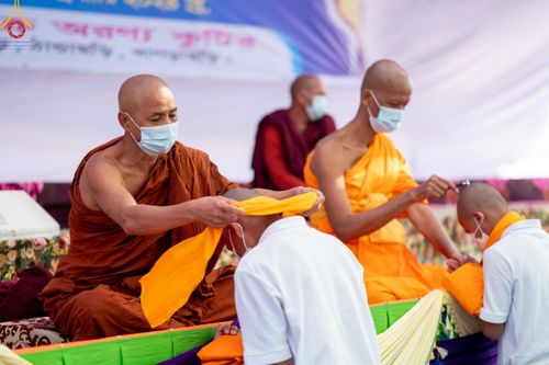 ภาพ No.130370:Photo Story ปฐมบรรพชาชาวพุทธมาร์มา Episode 3/5 วันที่ 9 กุมภาพันธ์ พ.ศ. 2567 ในโครงการบรรพชาสามเณร ครั้งแรกของชาวพุทธมาร์มา บังกลาเทศ ณ วัดธัมจักร อรัญกุฏิ เมืองรัมการ์ คาร์กาชารี บังกลาเทศ