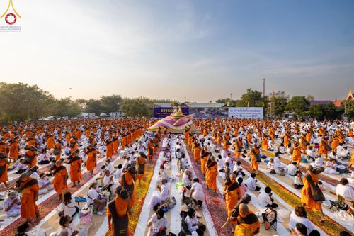ภาพ No.110482:พิธีต้อนรับพระธรรมยาตรา ในโครงการธรรมยาตรากตัญญูบูชา มหาปูชนียาจารย์ พระมงคลเทพมุนี(สด จนฺทสโร) พระผู้ปราบมาร อนุสรณ์สถาน 7 แห่ง ปีที่ 12 วันที่ 11 มกราคม พ.ศ. 2567 ณ อนุสรณ์สถานลำดับที่ 3 สถานที่เกิดใหม่ในเพศสมณะ วัดสองพี่น้อง จ.สุพรรณบุรี
